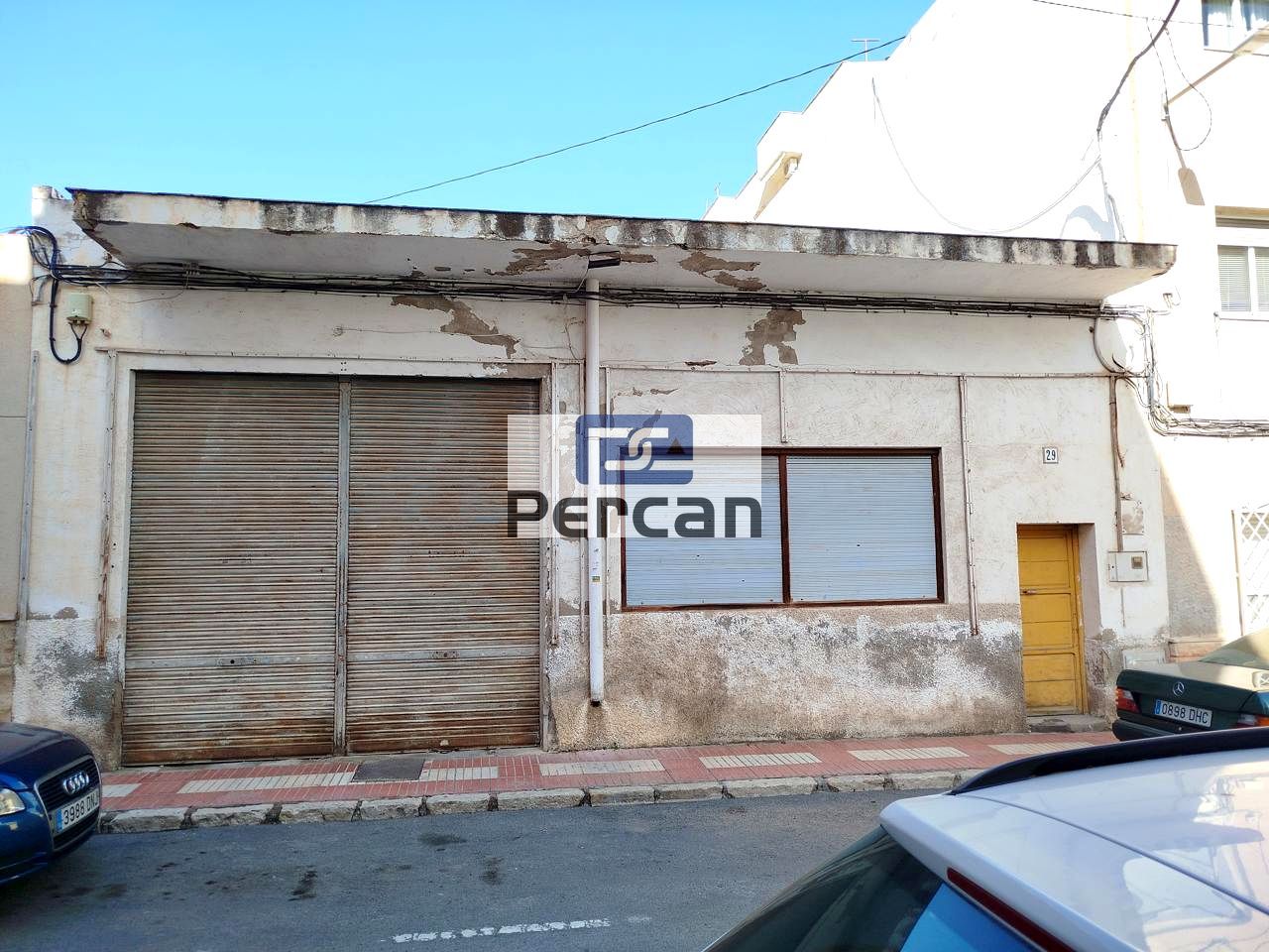 Local de alquiler en Carrer de Fra Juan Tensa, Campello pueblo