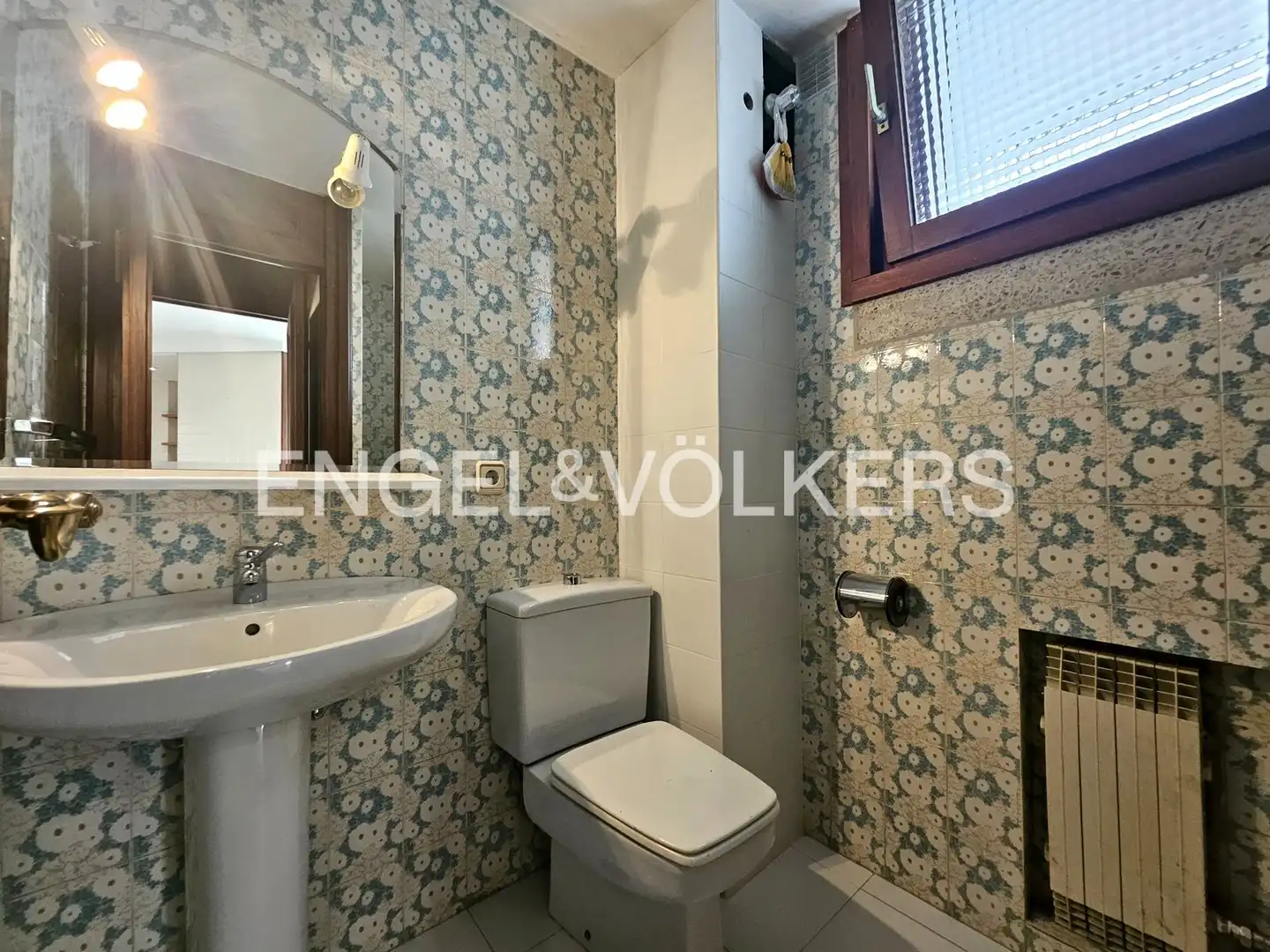 Baño de Piso de alquiler en Vigo  con Calefacción y Terraza