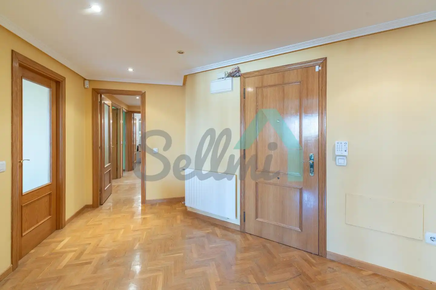 Piso en venta en Oviedo  con Calefacción, Parquet y Trastero
