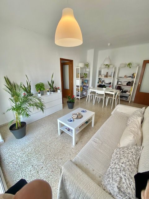Sala d'estar de Pis en venda en  Sevilla Capital amb Aire condicionat i Terrassa