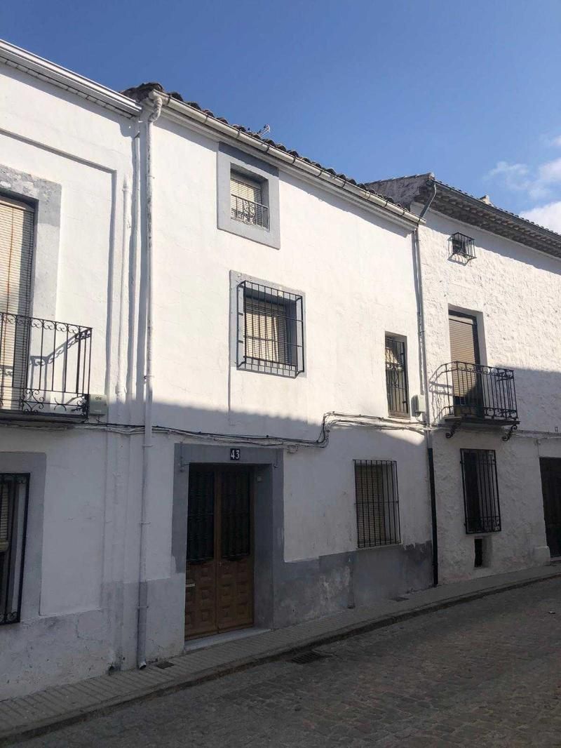 Vista exterior de Casa adosada en venda en Ibros amb Terrassa i Traster