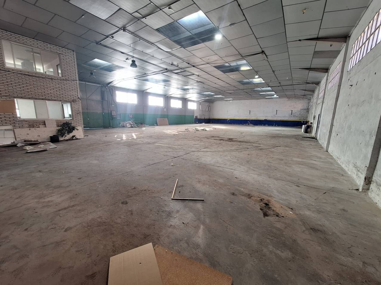 Nau industrial en venda en Humanes de Madrid