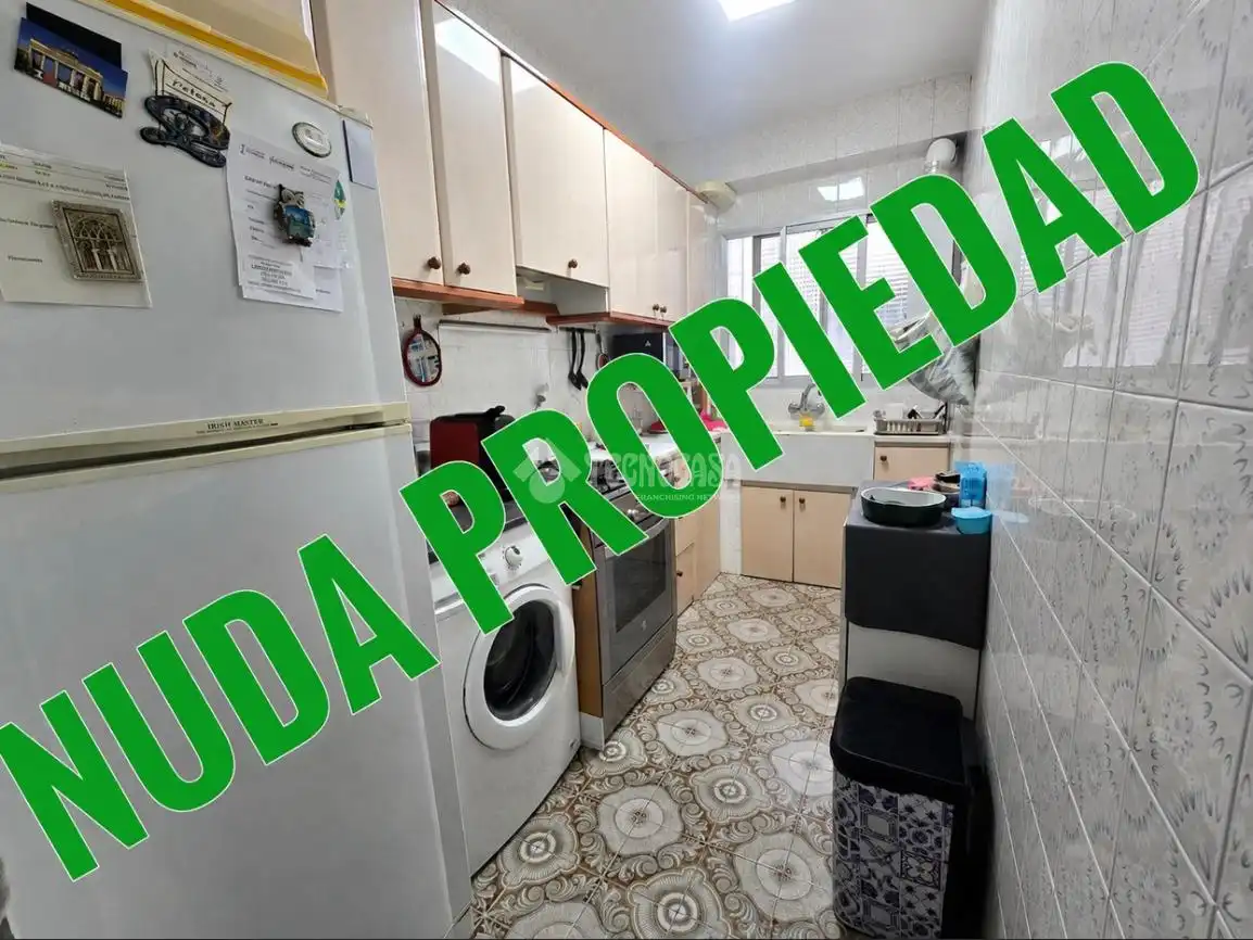 Kitchen of Flat for sale in Valencia  with Air Conditioner and Balcony