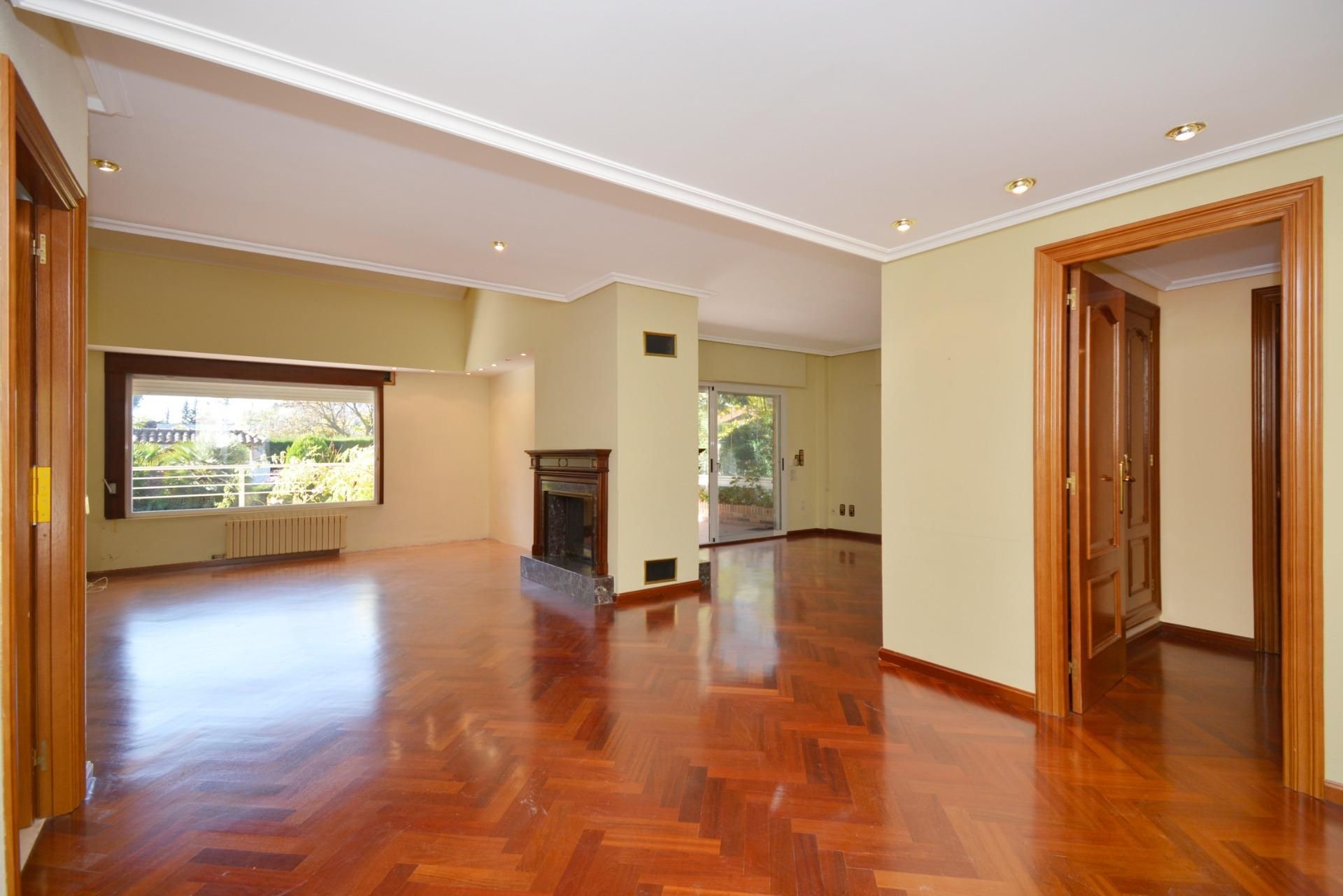 Casa o xalet en venda en Zuera amb Calefacció, Jardí privat i Parquet