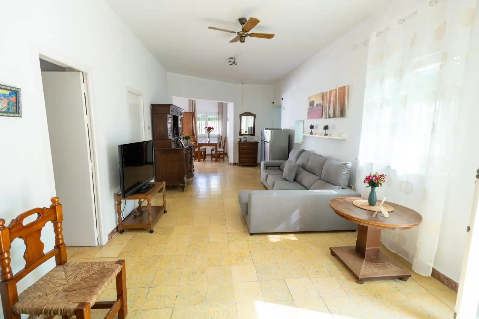 Sala d'estar de Casa o xalet en venda en Chipiona amb Jardí privat, Terrassa i Traster