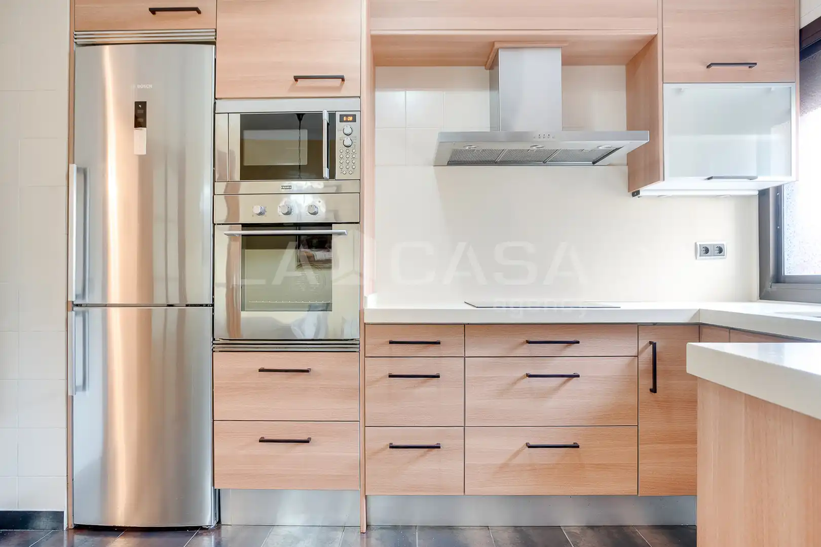 Cocina de Piso en venta en Barcelona con Calefacción, Trastero y Balcón