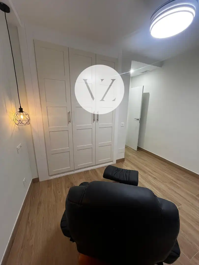 Bedroom of Flat for sale in Salamanca  with Heating, Terrace and Furnished