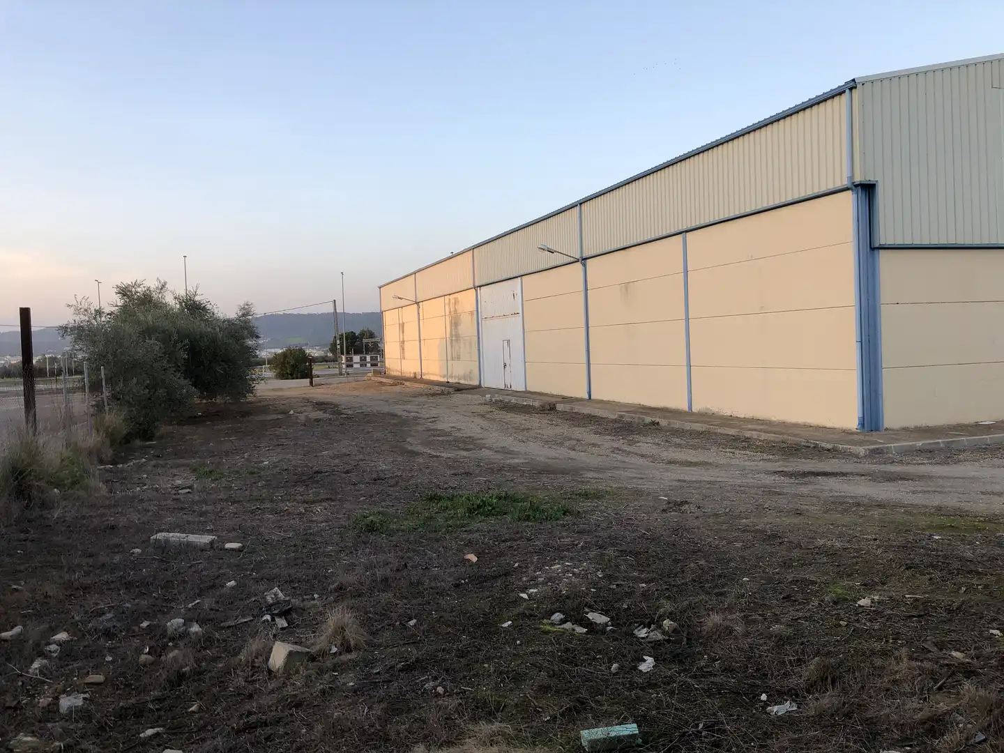Vista exterior de Nave industrial de alquiler en Villafranca de Córdoba