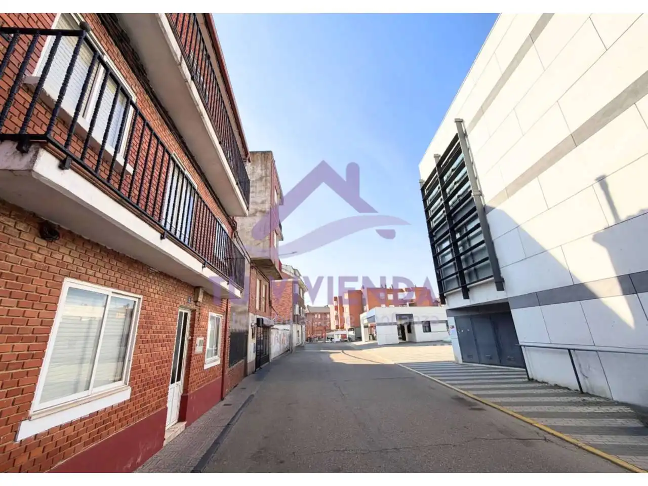 Exterior view of Houses for rent in Saldaña  with Heating, Terrace and Furnished