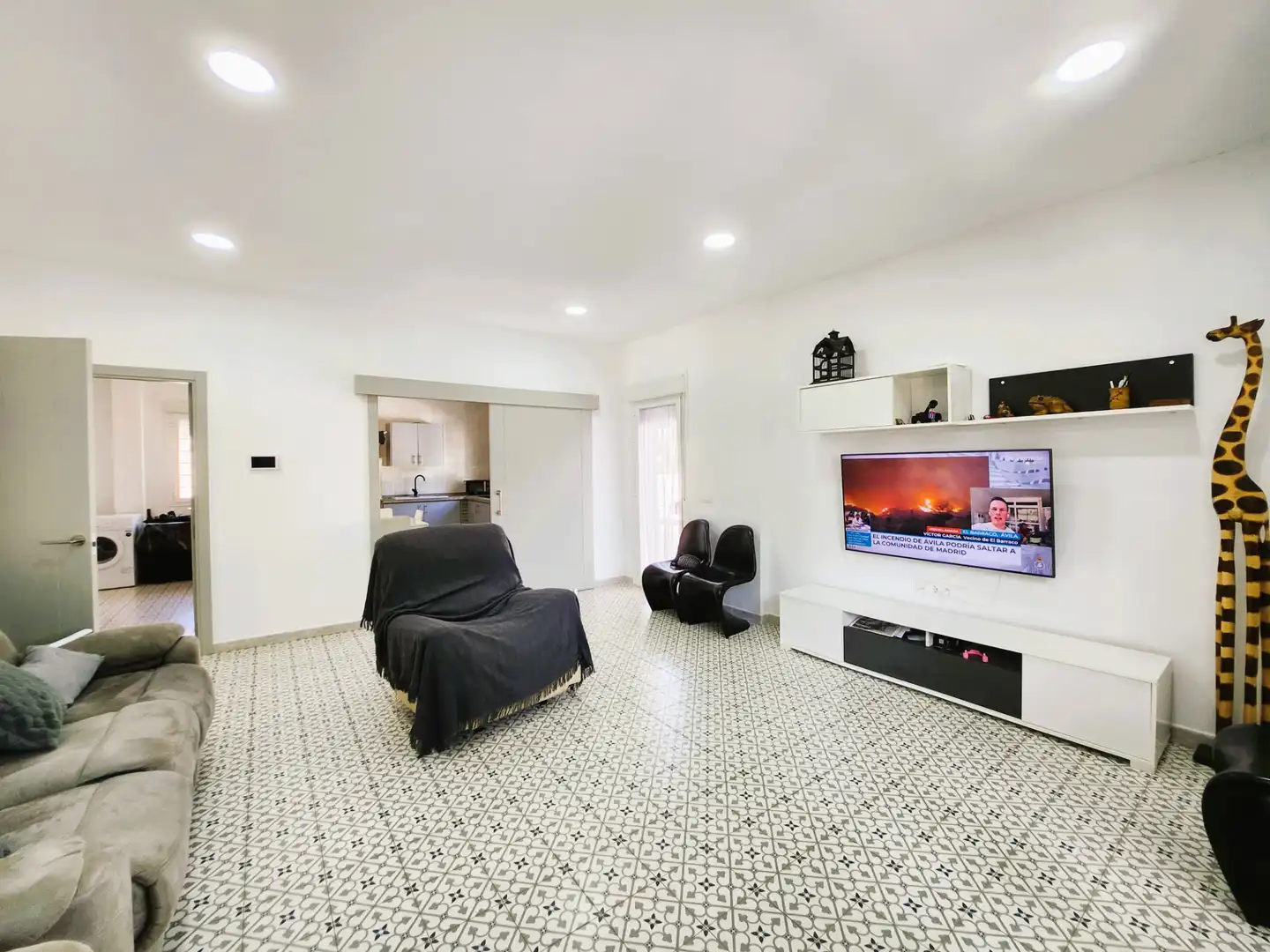 Sala de estar de Casa o chalet en venta en Alcalá de Guadaira con Aire acondicionado, Calefacción y Jardín privado