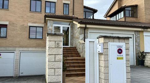 Foto 2 von Einfamilien-Reihenhaus zum Verkauf in Avenida Valladolid - Barriada Yagüe, Soria Capital