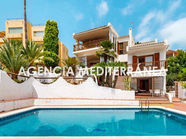 Villa avec balcon à vendre à Urbanizacion PLAYETAS