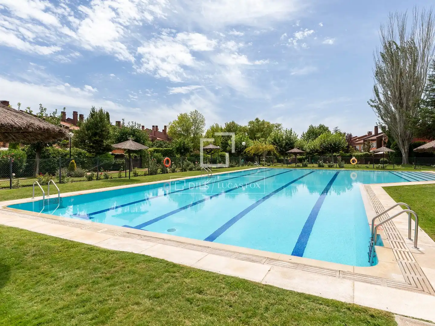 Piscina de Casa o xalet en venda en Majadahonda amb Aire condicionat, Jardí privat i Terrassa