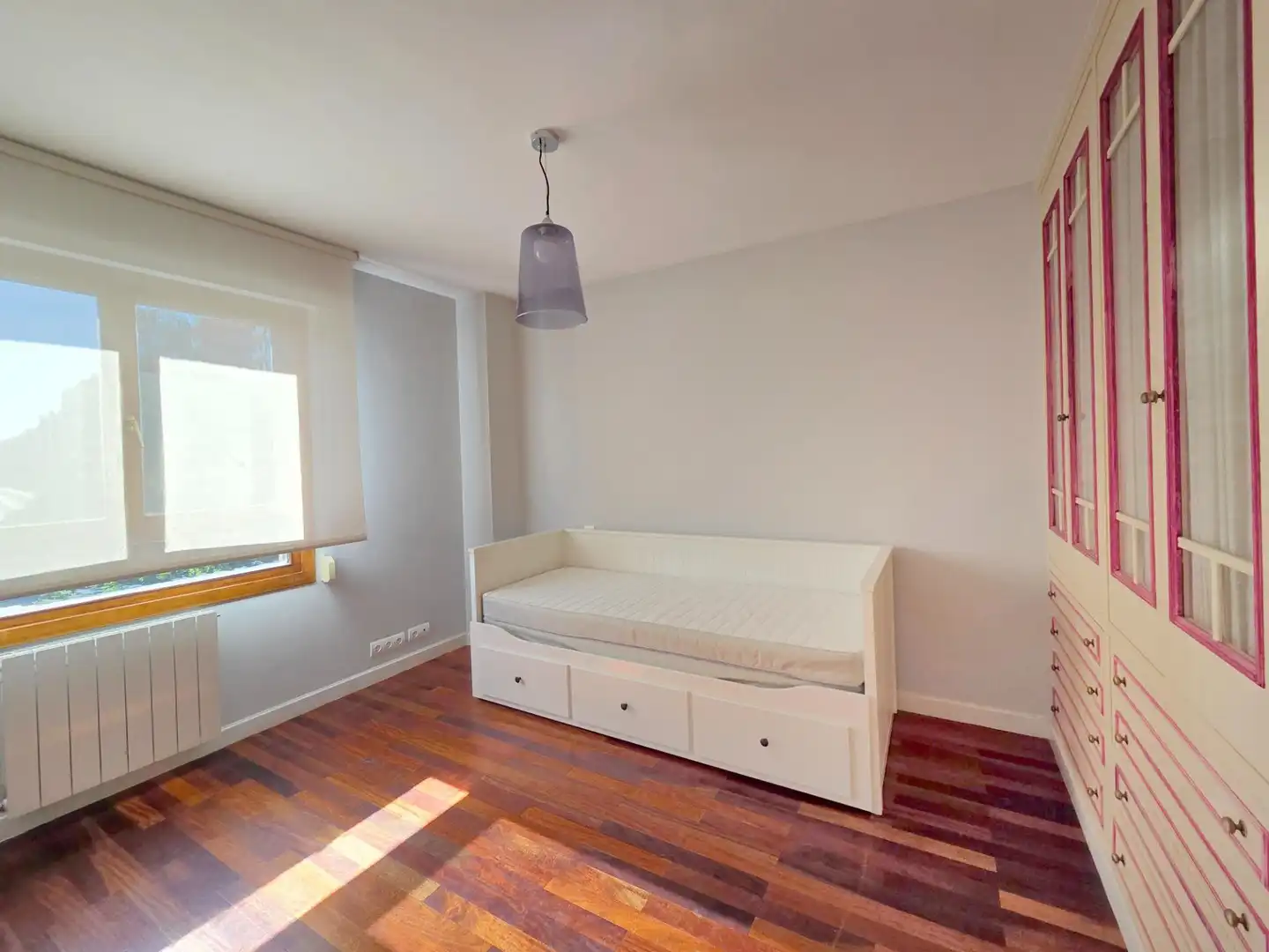 Schlafzimmer von Dachboden zur Miete in Santander mit Heizung, Privatgarten und Parkett