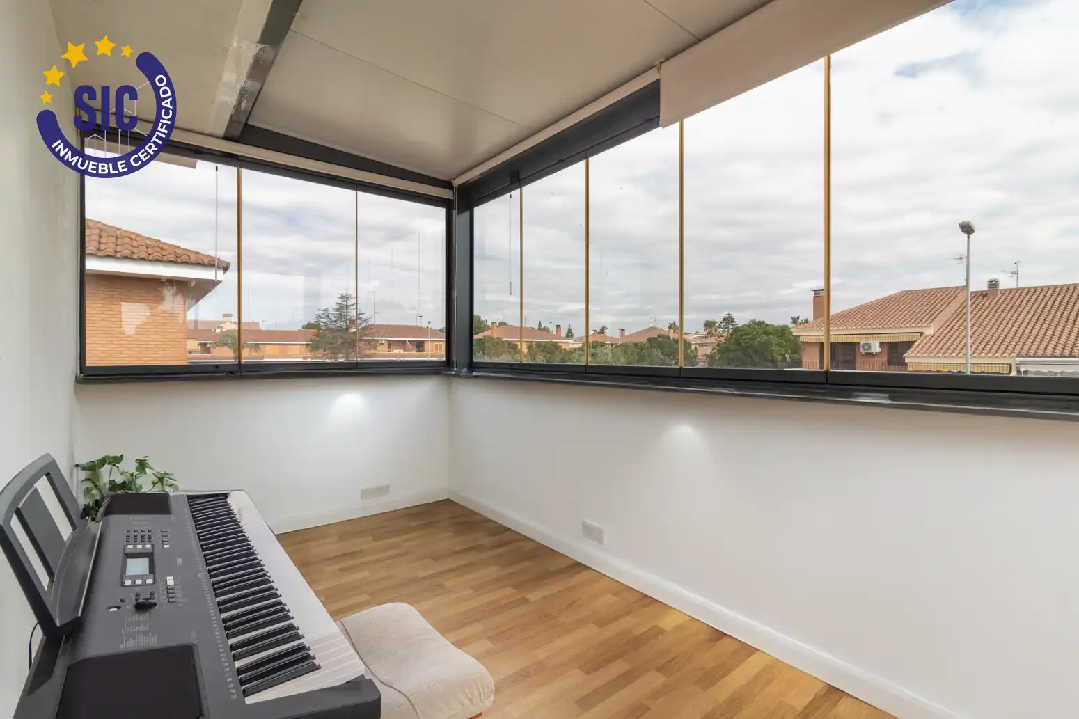 Terrassa de Casa adosada en venda en Sagunto / Sagunt amb Aire condicionat, Jardí privat i Parquet
