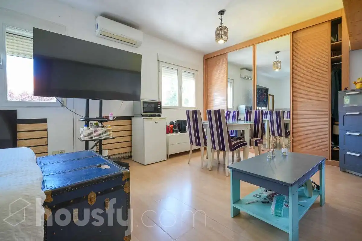 Sala d'estar de Casa o xalet en venda en Pozuelo de Alarcón amb Aire condicionat, Calefacció i Jardí privat