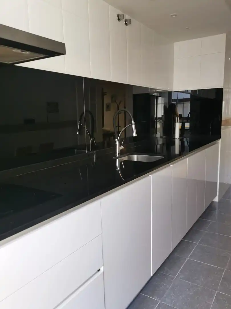Cocina de Piso de alquiler en Marbella con Aire acondicionado, Terraza y Amueblado