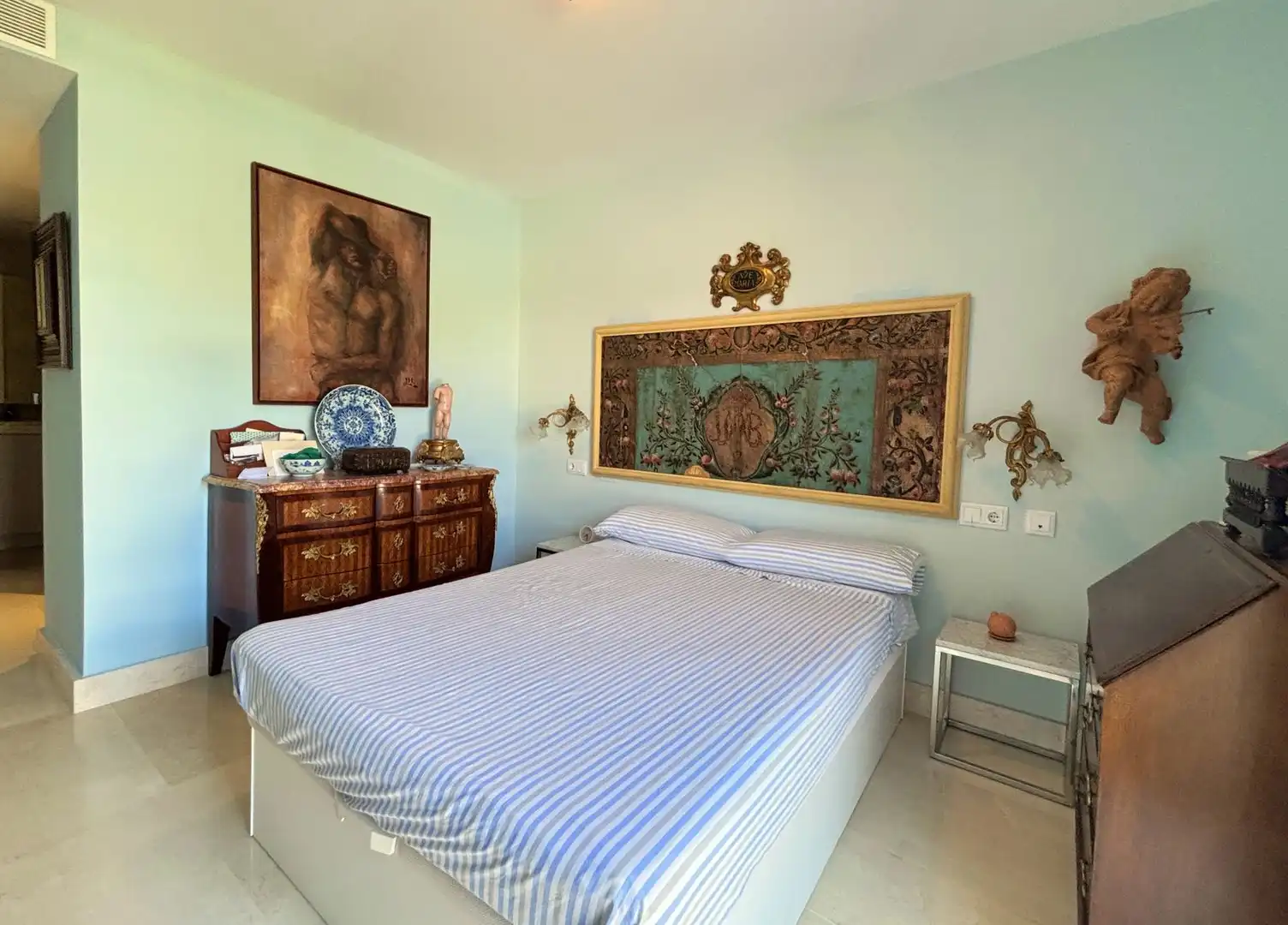 Habitación de Ático en venta en Manilva con Aire acondicionado, Terraza y TV