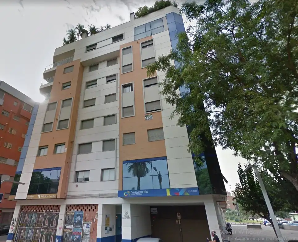 Parking avec ascenseur à vendre à Calle Abenarabi 32