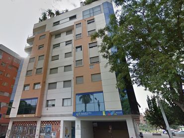 Individual con ascensor en venta en Calle Abenarabi 32