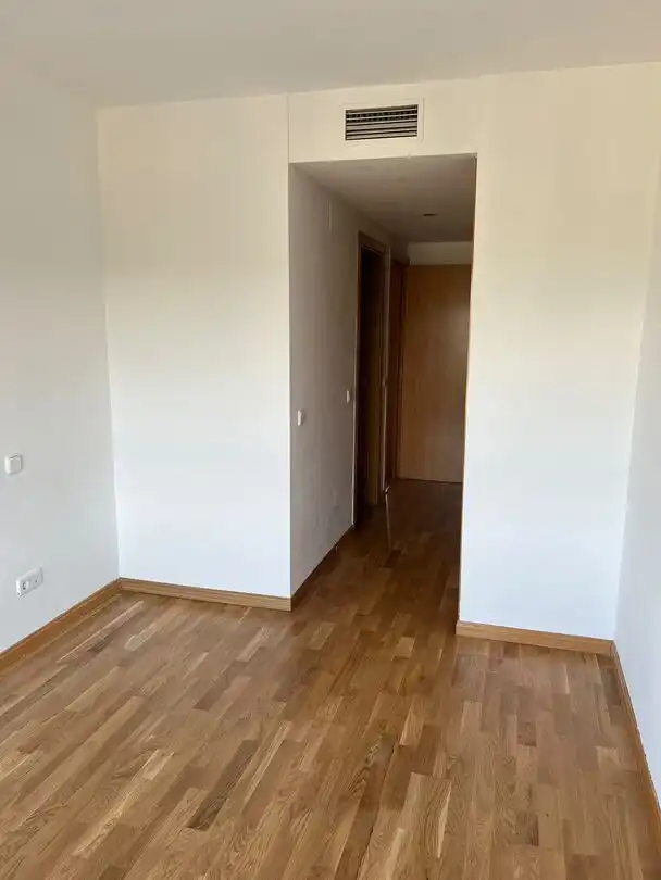 Flat for rent in Madrid  with Air Conditioner, Heating and Private garden