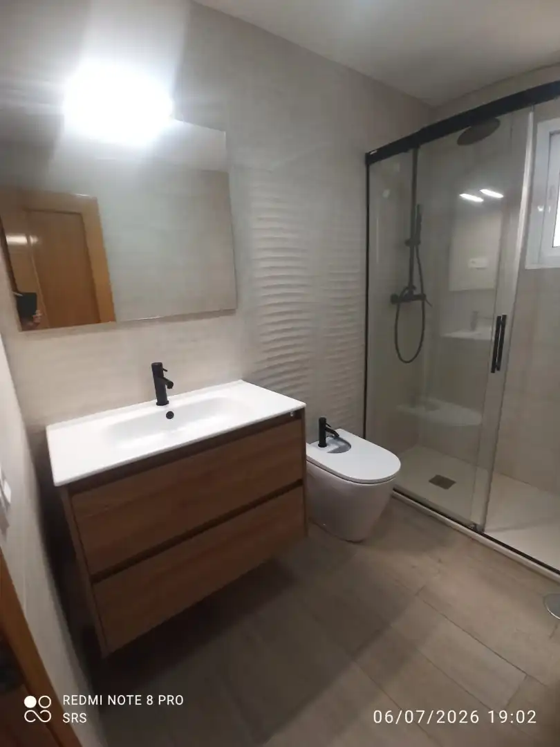 Baño de Piso de alquiler en Málaga con Aire acondicionado, Terraza y Amueblado