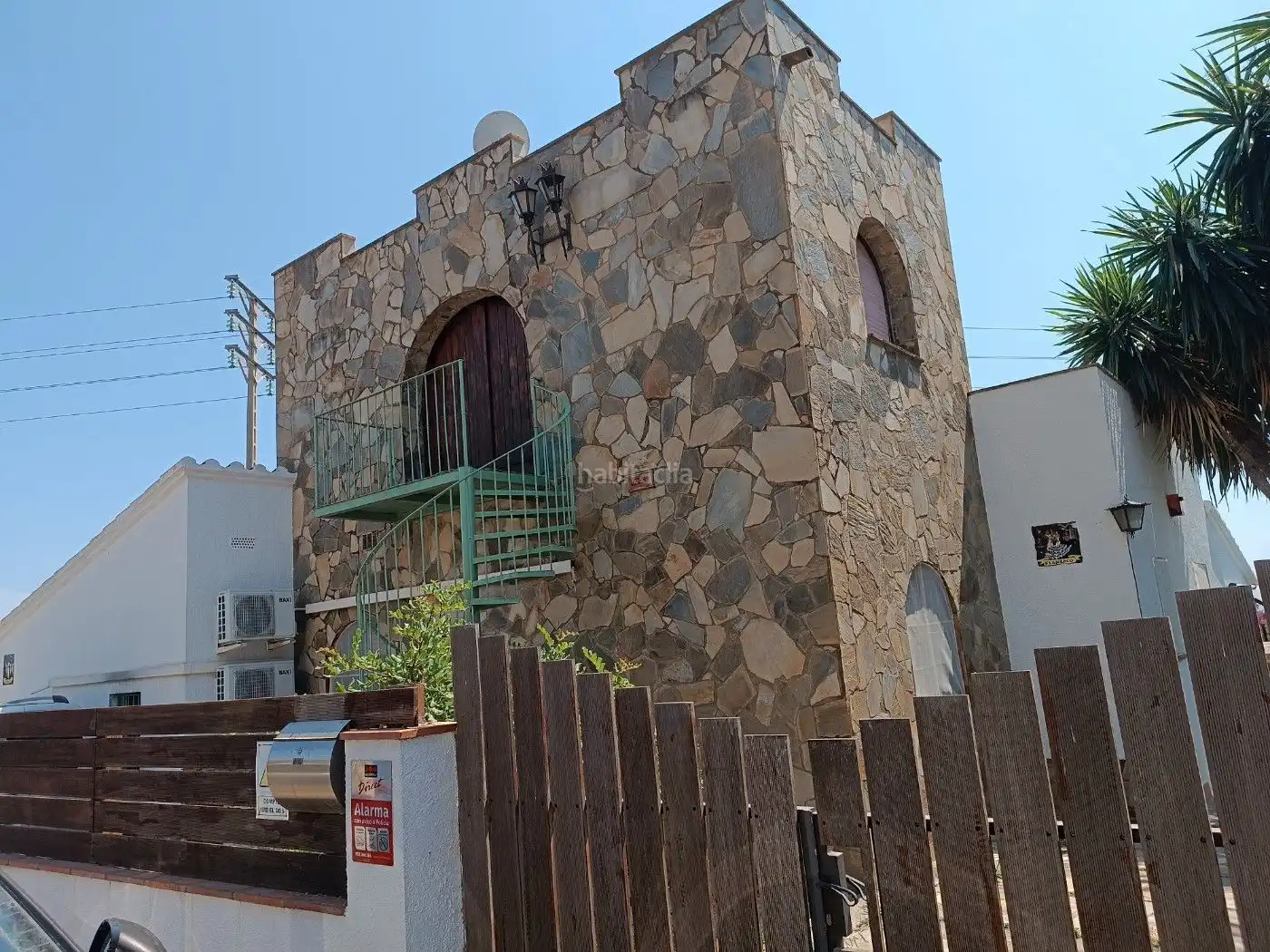 Detached house with pool for sale in Carrer Ter 30