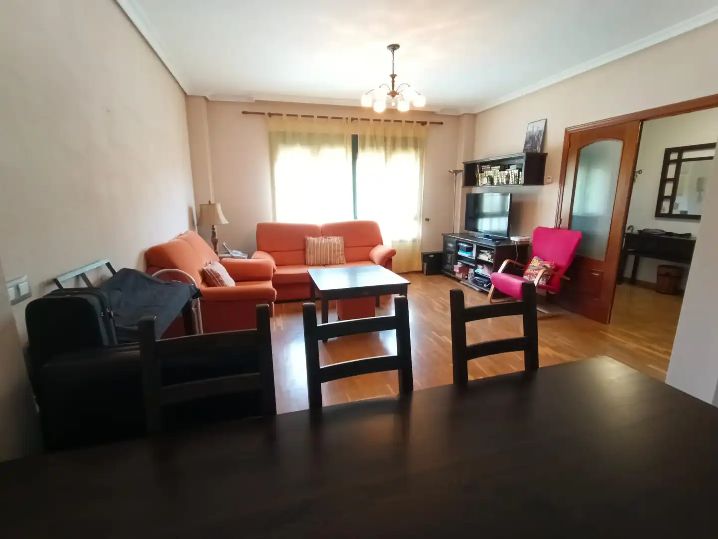 Sala d'estar de Casa adosada en venda en Cáceres amb Parquet i Traster