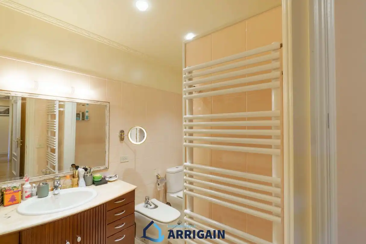 Baño de Piso en venta en Donostia - San Sebastián  con Aire acondicionado, Calefacción y Terraza
