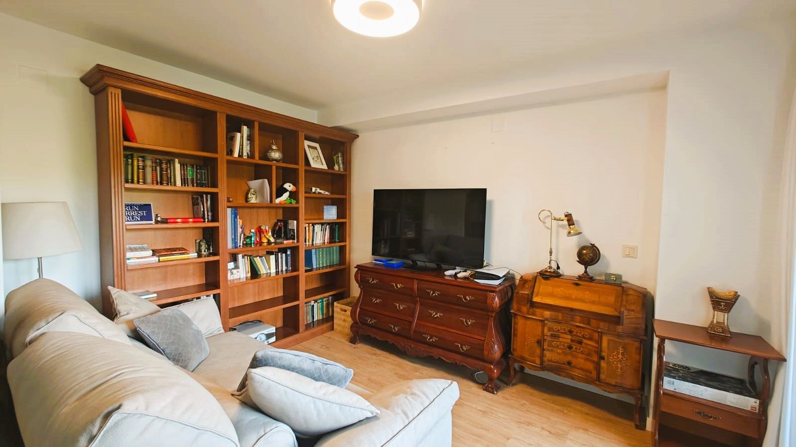 Living room of Flat for sale in  Valencia Capital  with Air Conditioner, Parquet flooring and Terrace