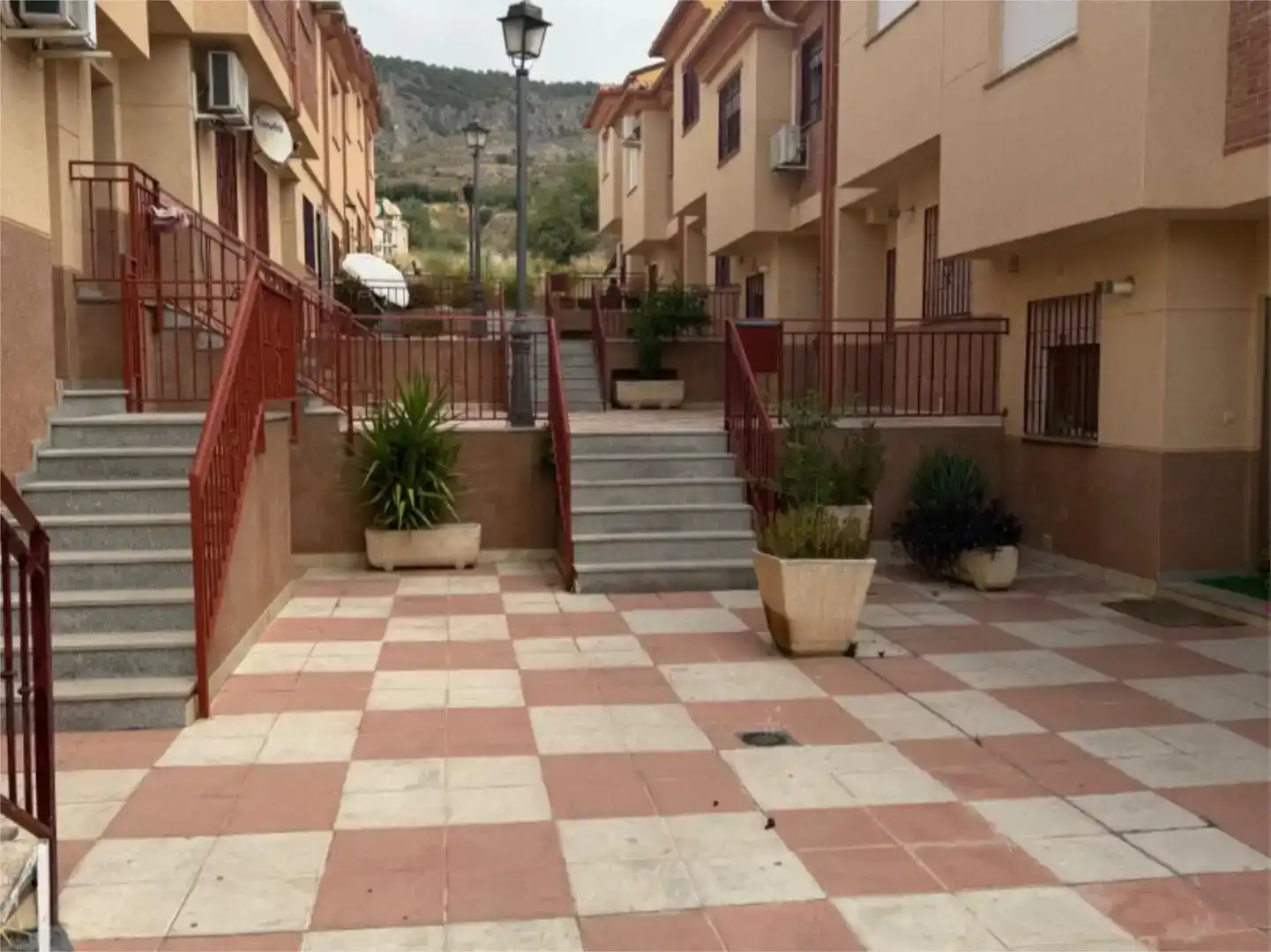 Terrassa de Casa adosada en venda en Alfacar amb Aire condicionat, Parquet i Piscina