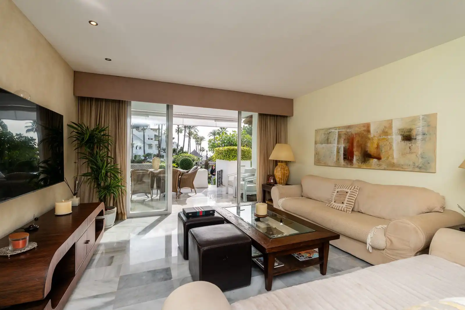Sala d'estar de Apartament en venda en Estepona amb Terrassa, Traster i Moblat
