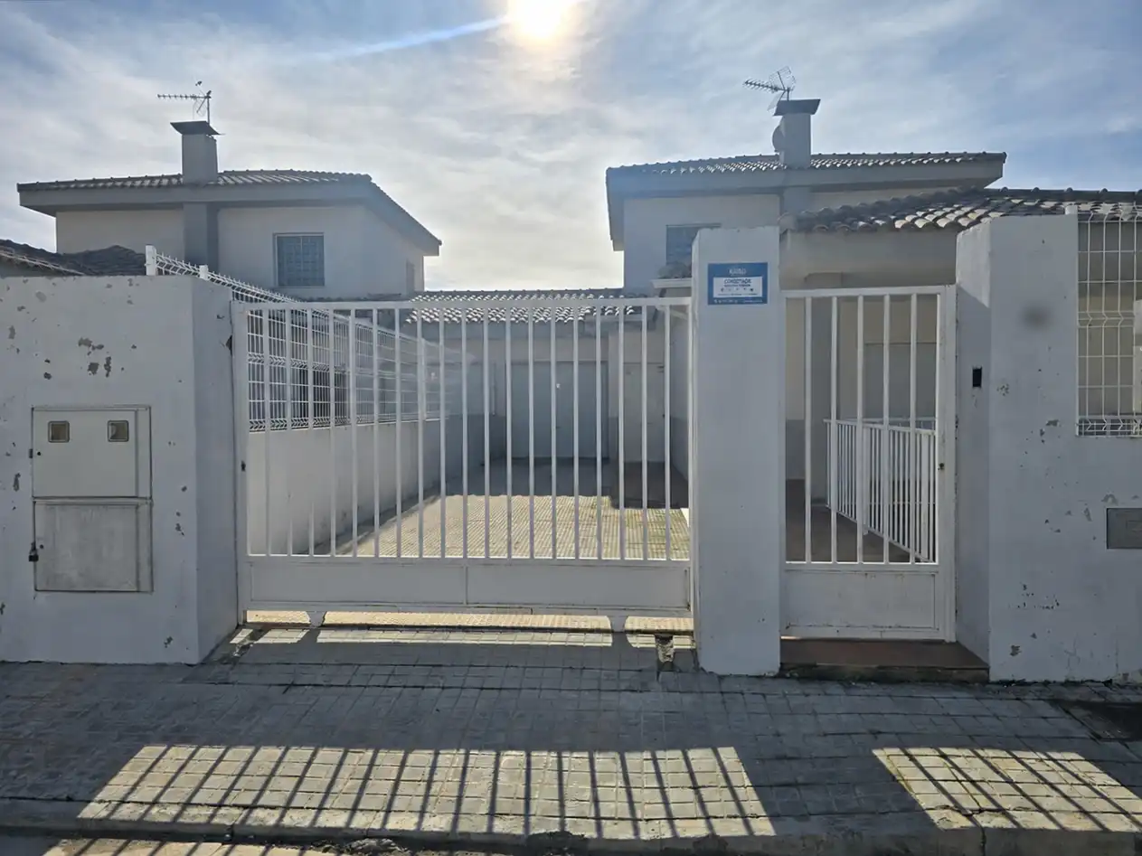 Exterior view of Houses for sale in Montserrat  with Private garden and Terrace
