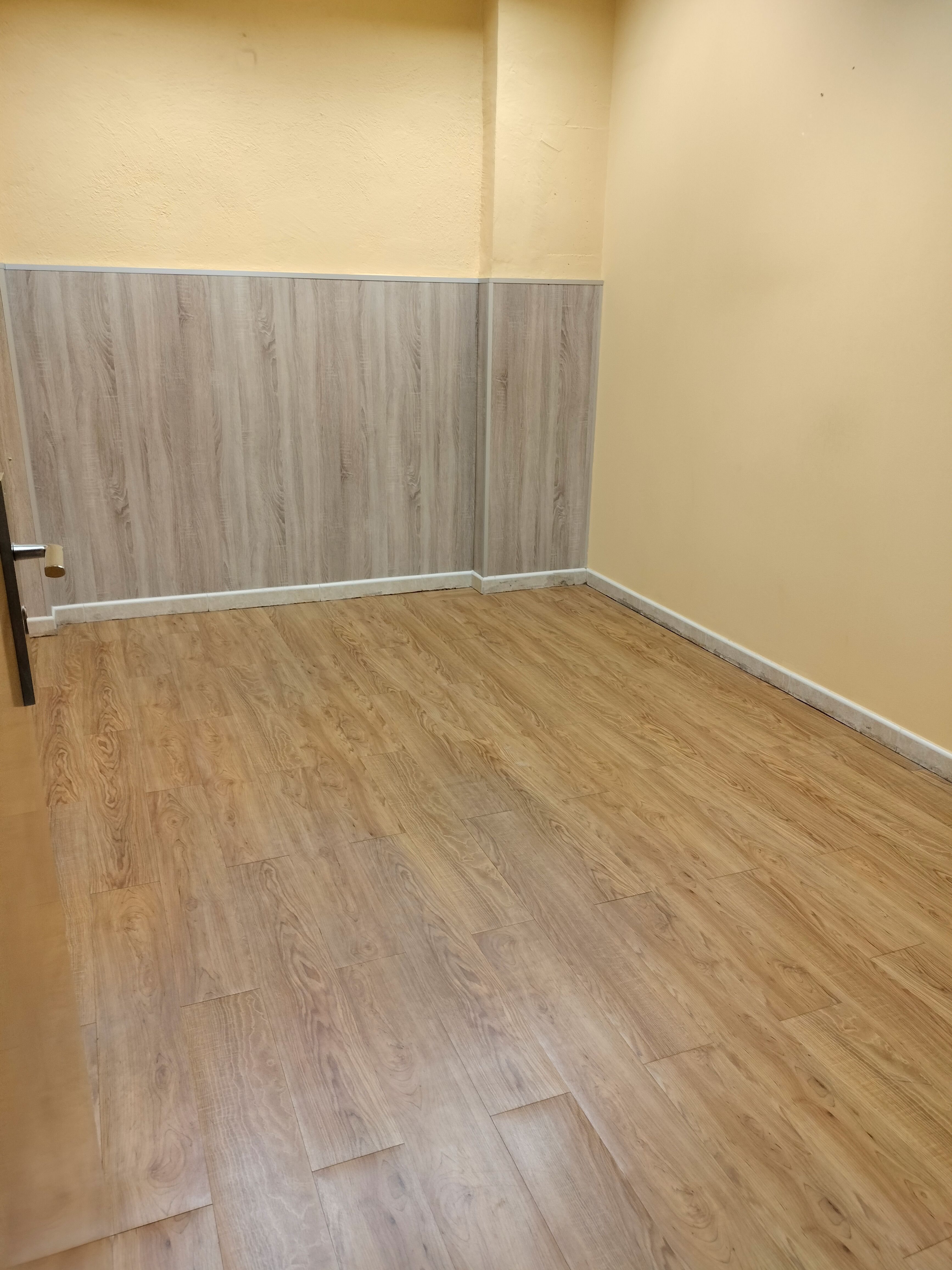 Bedroom of Office to rent in Canovelles  with Air Conditioner