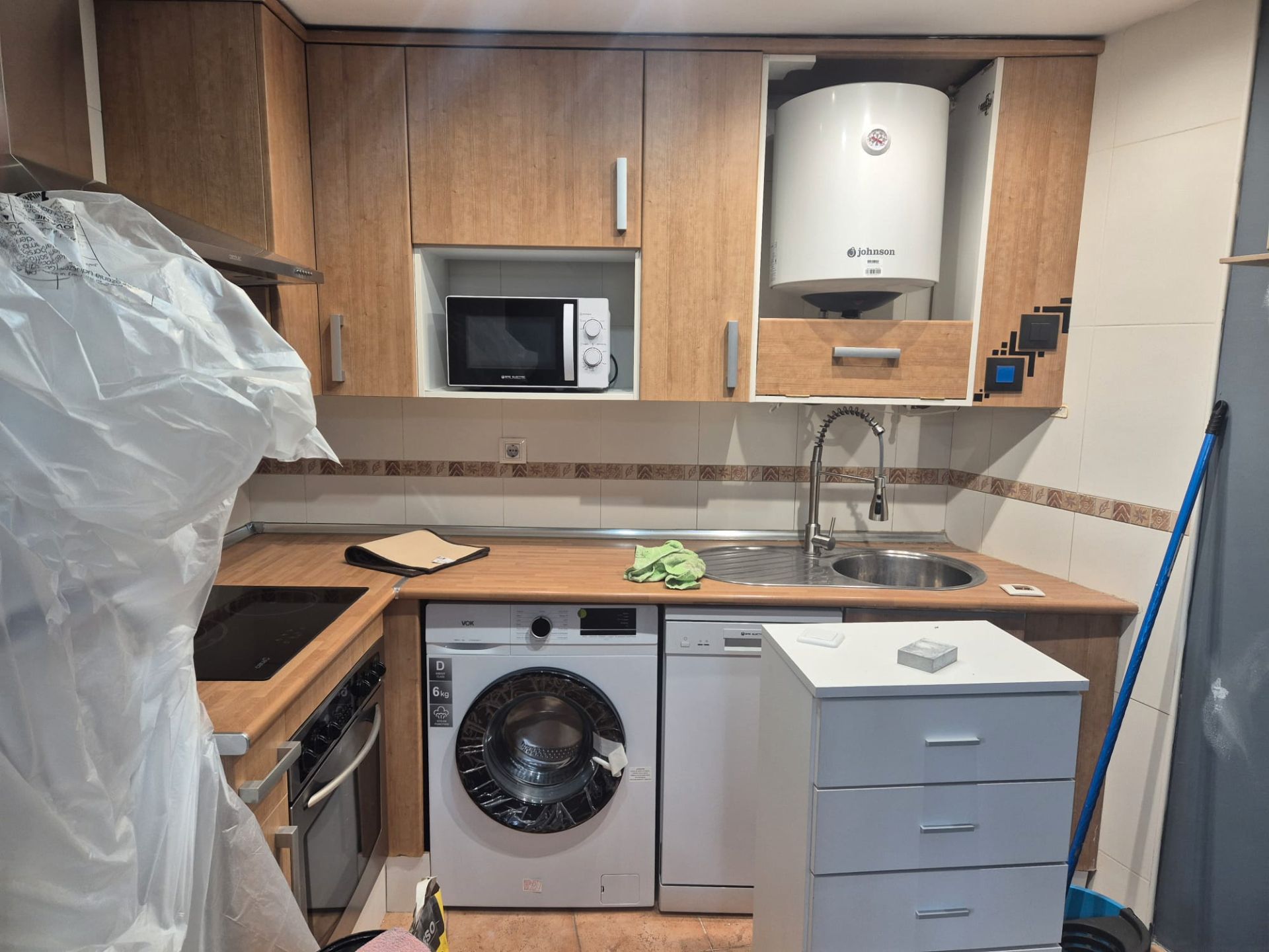 Cuina de Loft de lloguer en  Huesca Capital amb Calefacció, Traster i Moblat