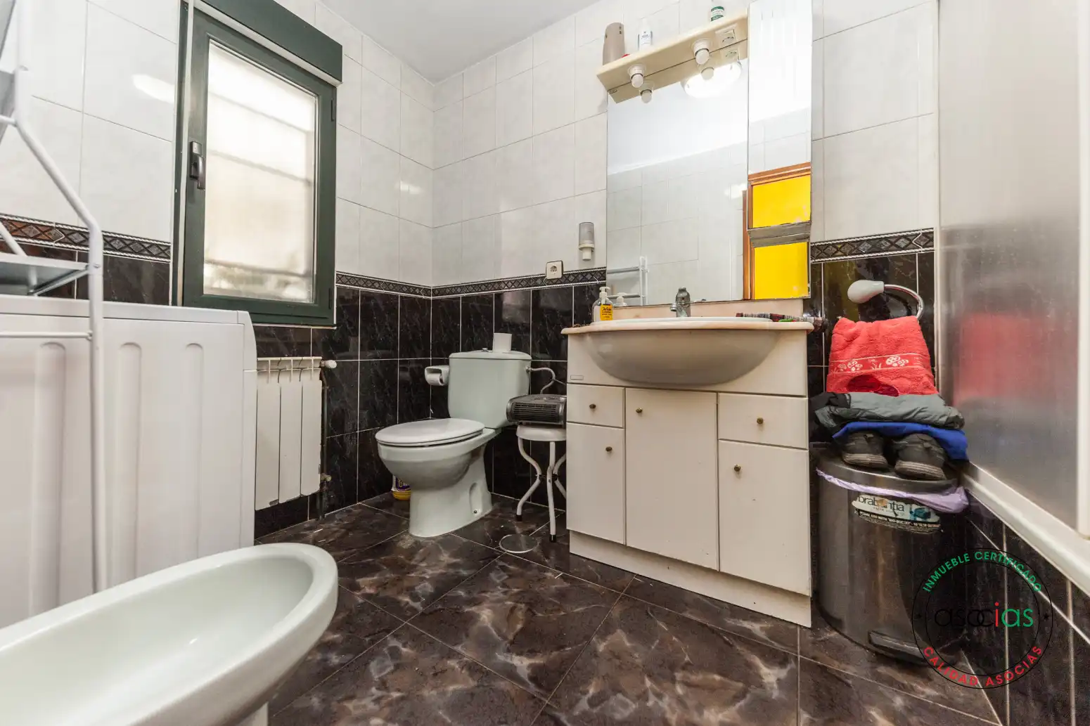 Baño de Casa o chalet en venta en Tineo con Calefacción, Jardín privado y Terraza