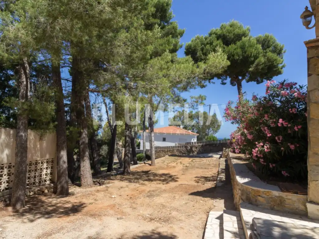 Houses for sale in Las Rotas / Les Rotes