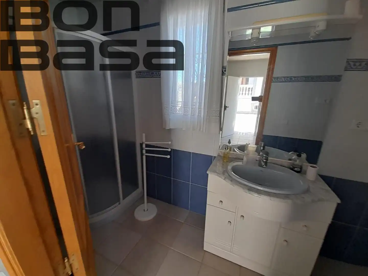 Bany de Casa o xalet en venda en Alicante / Alacant amb Aire condicionat, Jardí privat i Piscina