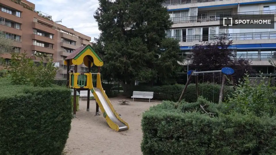 Parking of Flat for rent in Madrid  with Air Conditioner, Heating and Furnished