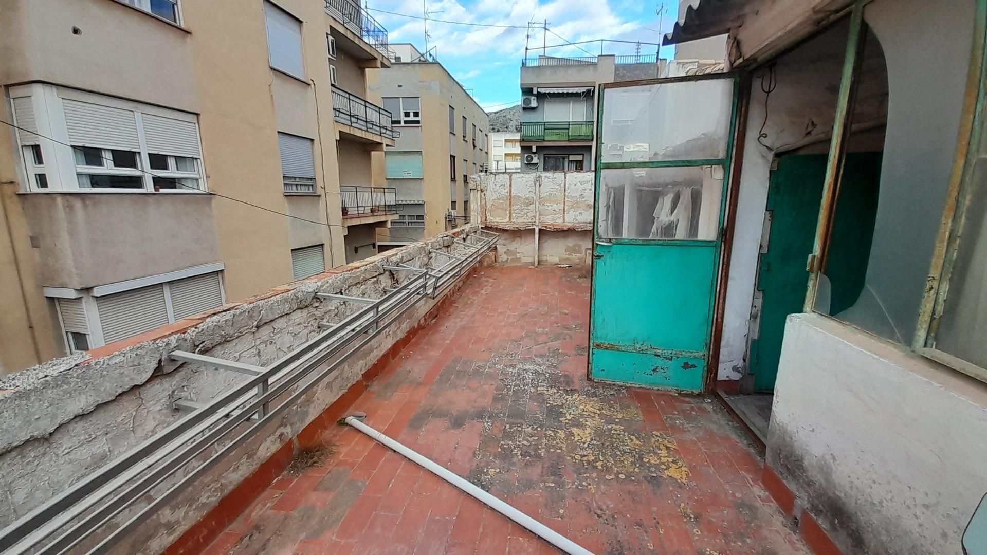 Vista exterior de Casa o xalet en venda en Villena amb Terrassa