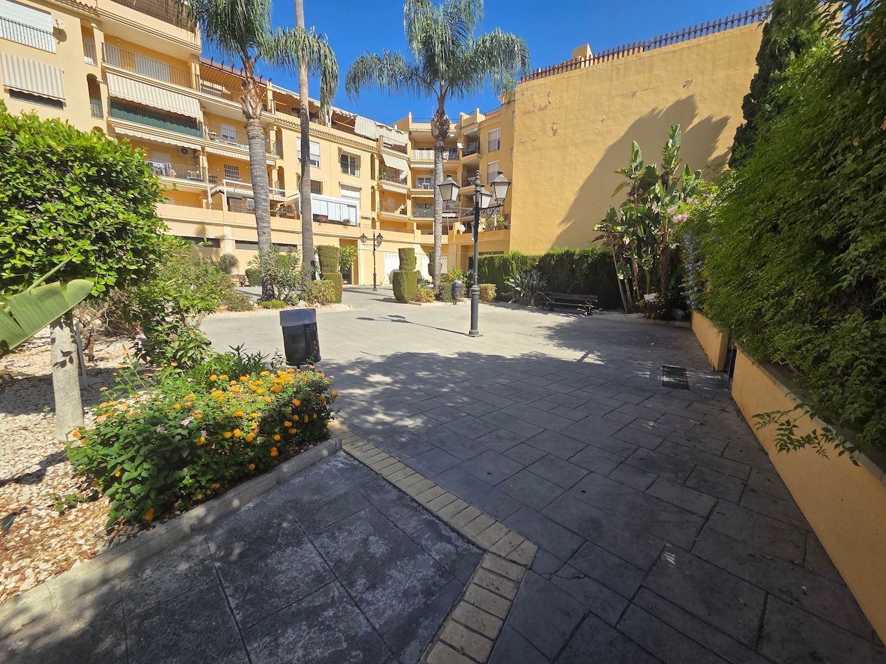 Exterior view of Flat for sale in Vélez-Málaga  with Community pool