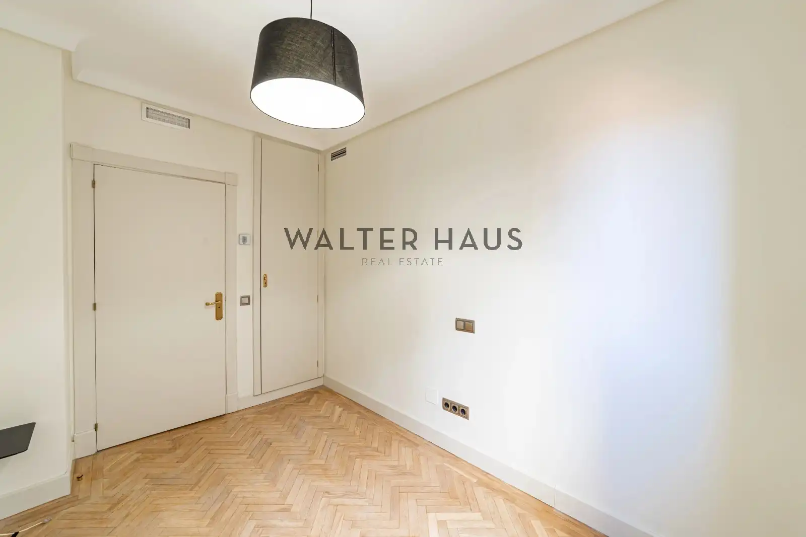 Bedroom of Flat for rent in Madrid  with Air Conditioner, Heating and Terrace