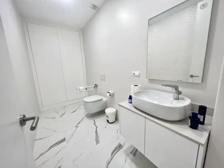 Badezimmer von Geschaftsraum zum Verkauf in Altea mit Klimaanlage