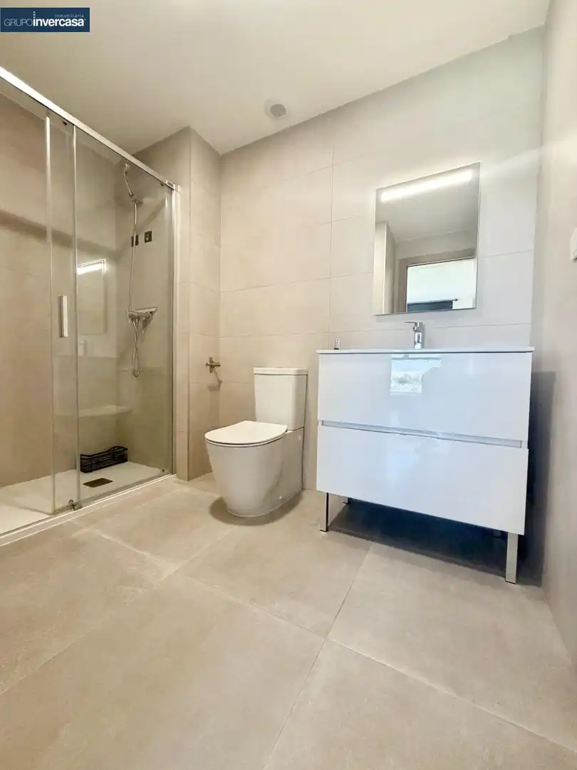 Badezimmer von Wohnung zur Miete in Quart de Poblet mit Klimaanlage, Abstellraum und Möbliert