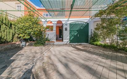 Vista exterior de Casa o xalet en venda en Huétor Vega amb Terrassa