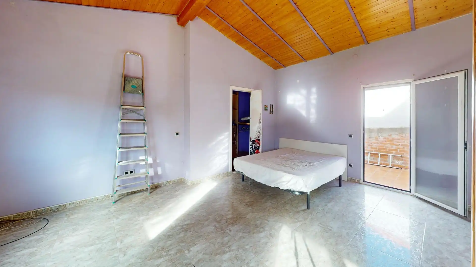 Dormitori de Casa o xalet en venda en Villalbilla amb Jardí privat i Piscina