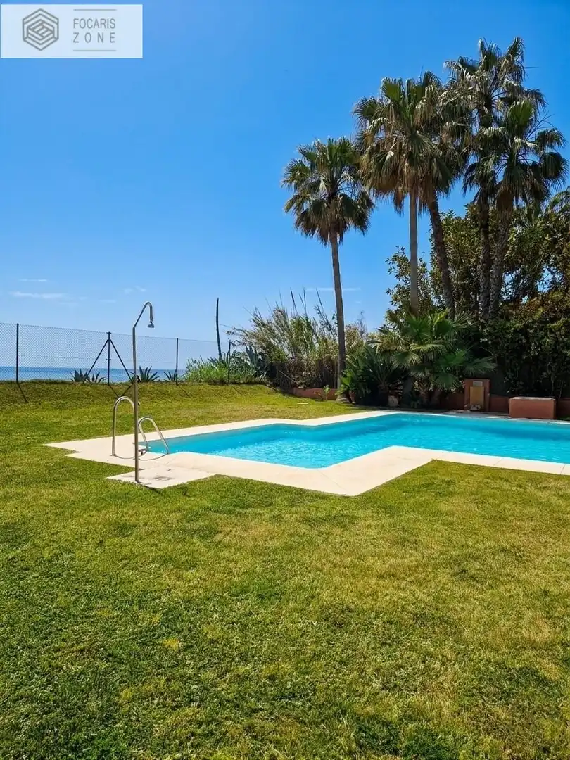 Piscina de Estudi en venda en Vélez-Málaga amb Aire condicionat, Terrassa i Balcó