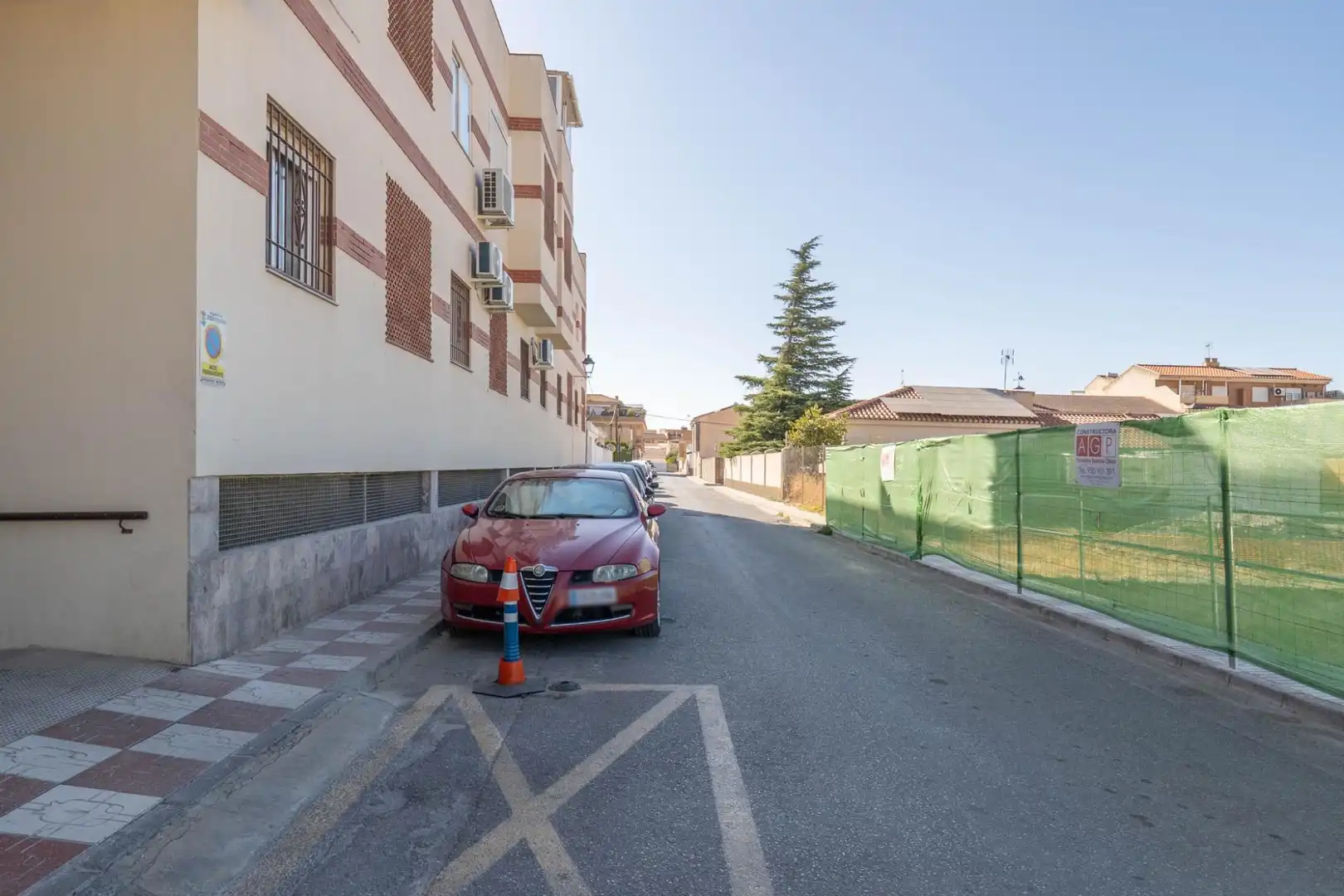 Aparcament de Pis en venda en Churriana de la Vega amb Piscina comunitària