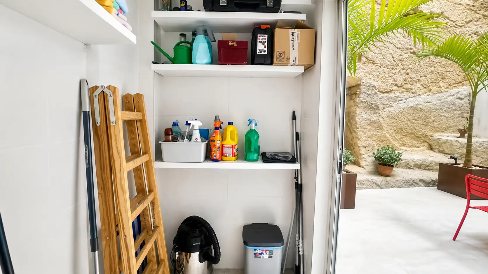 Terrasse von Wohnung zum Verkauf in Alicante / Alacant mit Klimaanlage, Privatgarten und Abstellraum