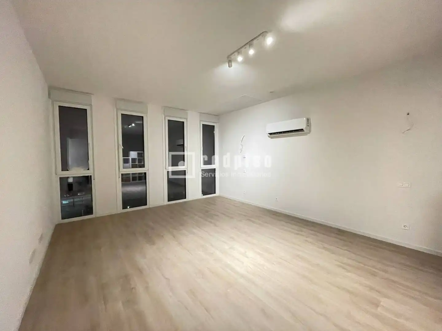 Sala de estar de Loft de alquiler en  Madrid Capital con Aire acondicionado, Jardín privado y Piscina